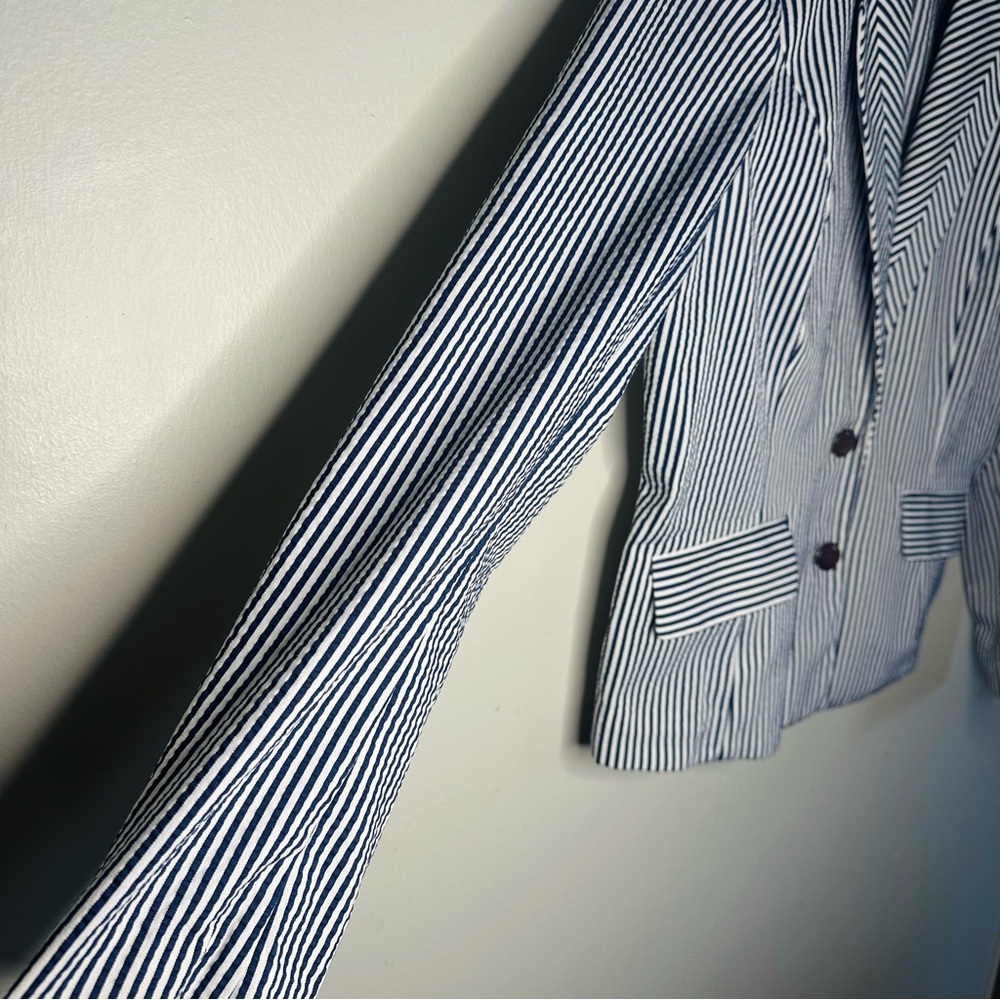 Quiet Luxury St. John Seersucker Navy & White Stripe Classic Blazer Jacket, 12 - Picture 4 of 9